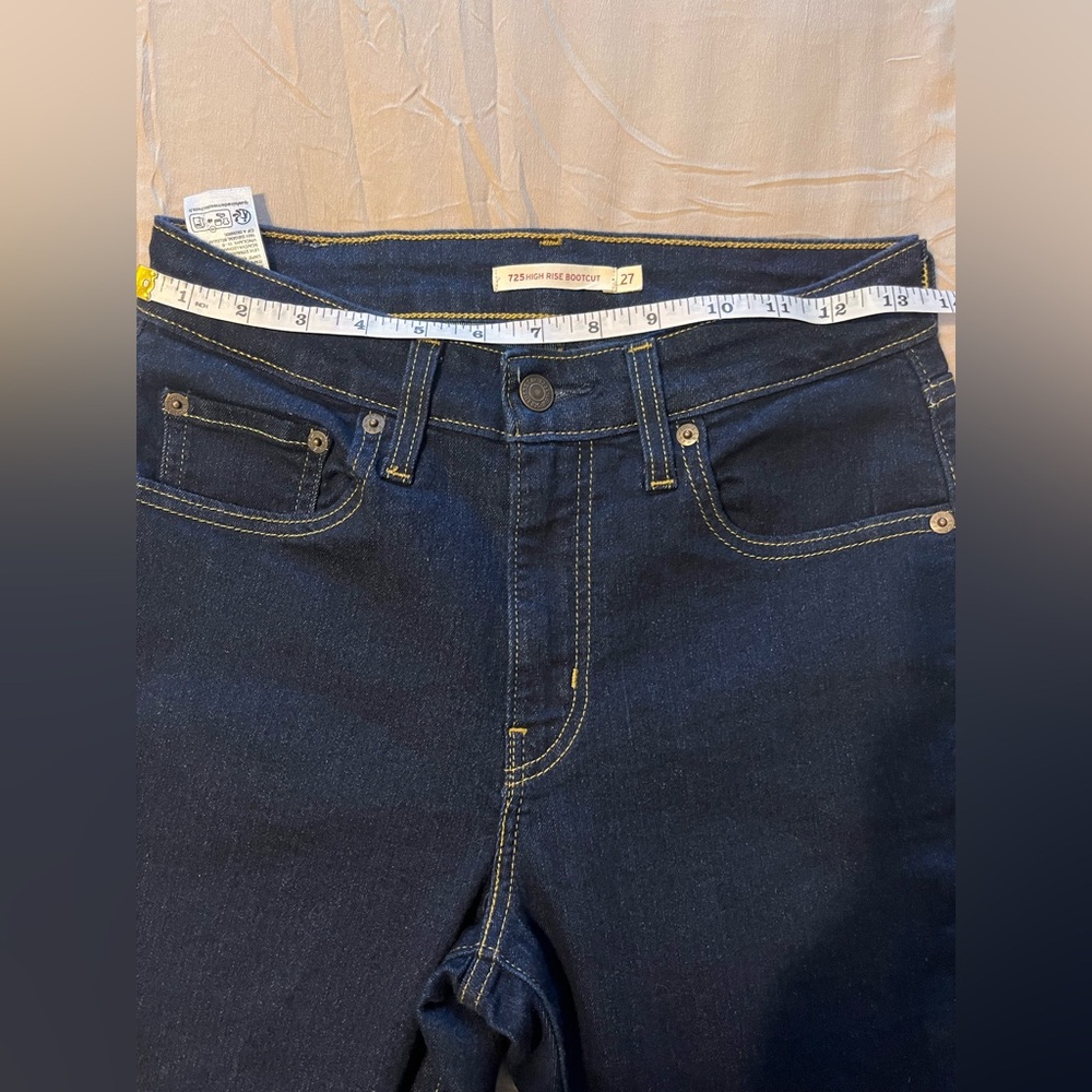 Levi's Jeans - Picture 10 of 16